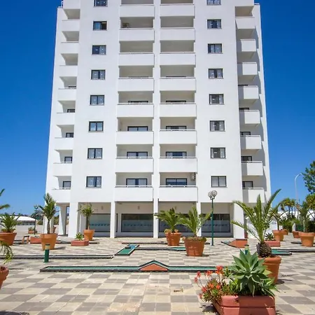 Sea View - 3 Swimming Pool & Fitness Apartment