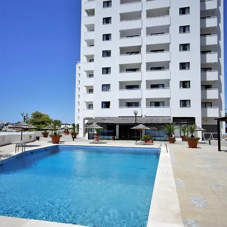Sea View - 3 Swimming Pool & Fitness Apartment