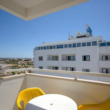 Sea View - 3 Swimming Pool & Fitness Apartment